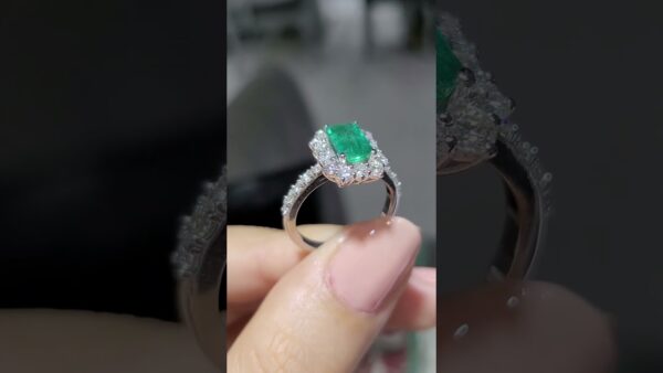 Outlet Pırlanta 2,24 Ct Zümrüt ve Pırlanta Yüzük ürün videosu