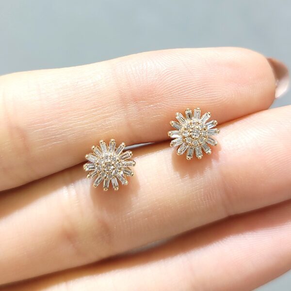 0.39 Ct Delicate Diamond Earrings — image 1