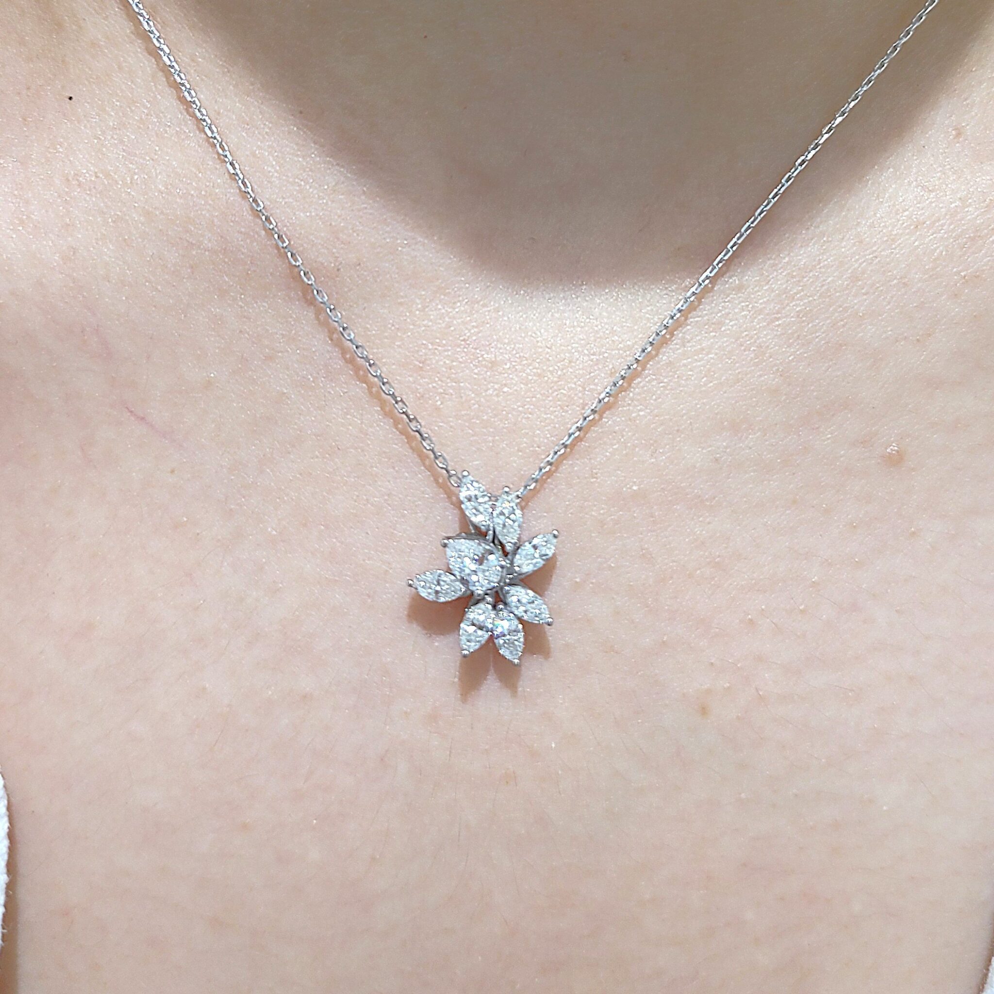 Outlet Pırlanta 0,95 Ct Markiz Ve Damla Kolye KR00827