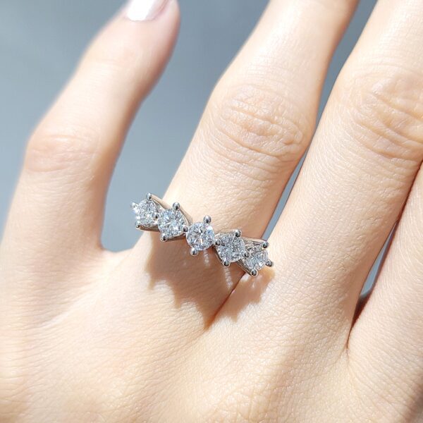 1.01 Ct HRD-Certified D-E-Colour Five-Stone Diamond Ring — image 1