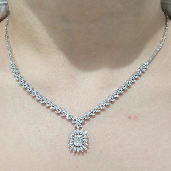 Outlet Pırlanta 2,18 Ct Zarif Baget Gerdanlık GR00452