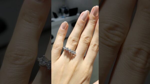 1.01 Ct HRD-Certified D-E-Colour Five-Stone Diamond Ring product video