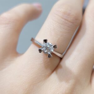 Outlet Pırlanta 0,52 Ct HRD Sertifikalı Kalp Tırnak Tektaş Yüzük YZ10358