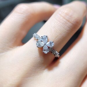 Outlet Pırlanta 0,59 Ct Damla Kesim Yüzük KR00868