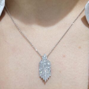 Outlet Pırlanta 0,74 Ct Baget Kesim Kolye KR00854