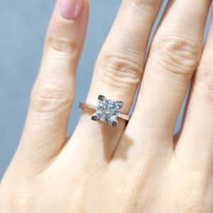 Outlet Pırlanta 1,25 Ct HRD Sertifikalı Tektaş Yüzük YZ10452