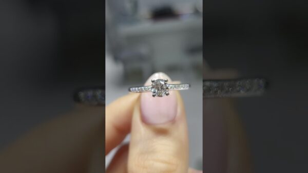 Pırlanta 0,60 Ct HRD Sertifikalı D Renk Tektaş Yüzük ürün videosu