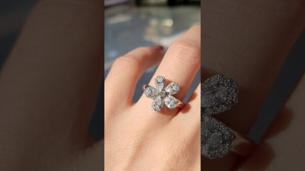 0.91 Ct Floral Diamond Ring product video