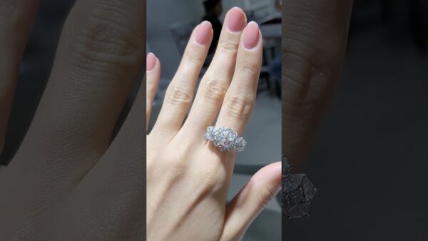 Pırlanta 2,49 Ct Yüzük ürün videosu