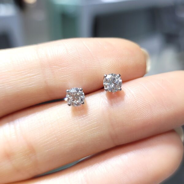 Outlet Pırlanta 0,62 Ct HRD Sertifikalı Tektaş Küpe KP02868