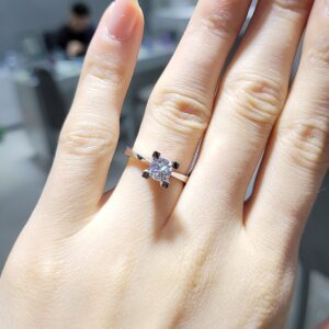 Outlet Pırlanta 0,73 Ct HRD Sertifikalı Tektaş Yüzük YZ10563