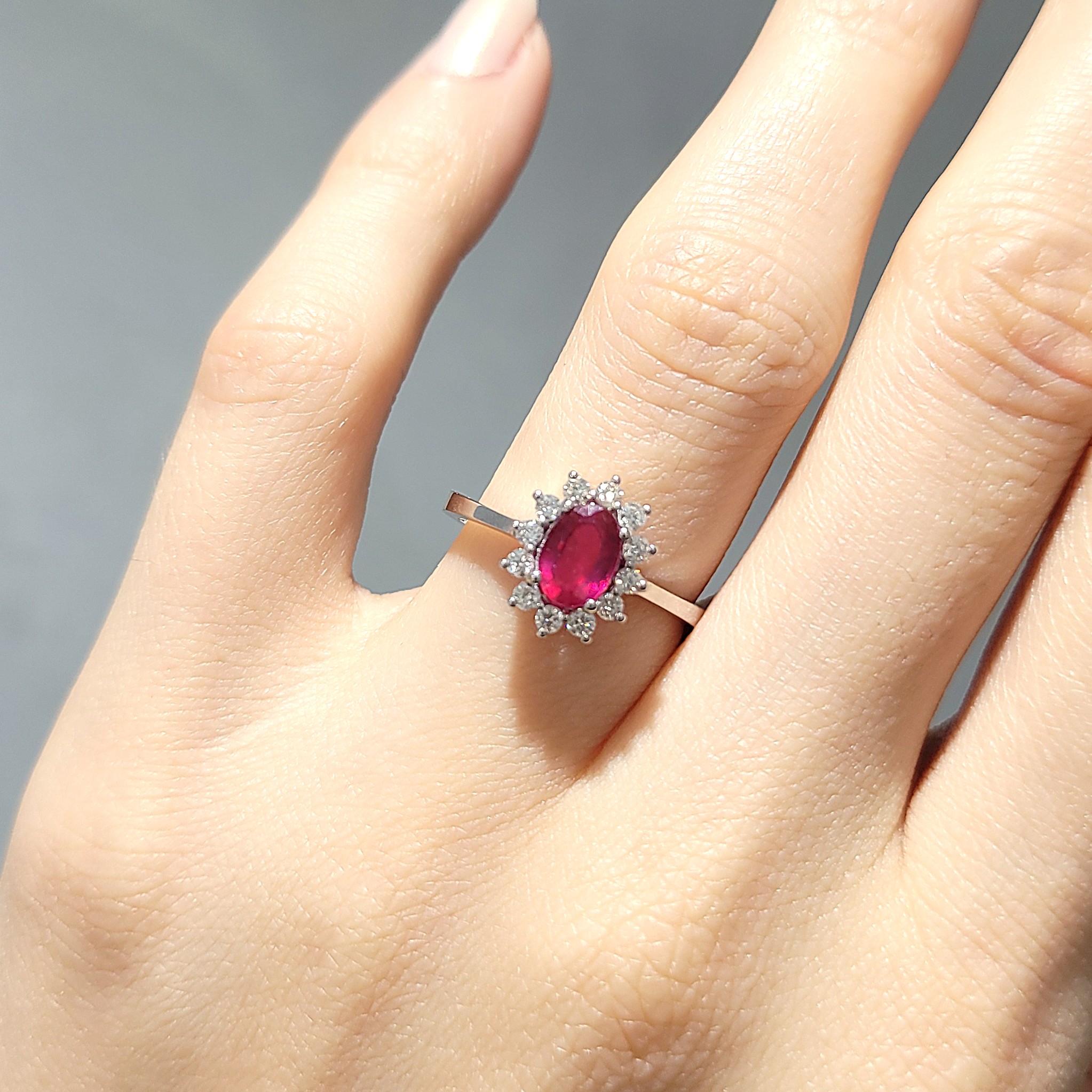 Outlet Pırlanta 1,18 Ct Pırlanta ve Yakut Yüzük YZ10405