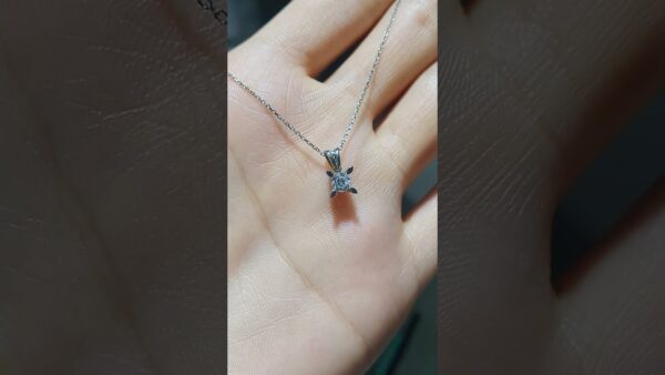 0.30 Ct HRD-Certified Solitaire Diamond Necklace product video