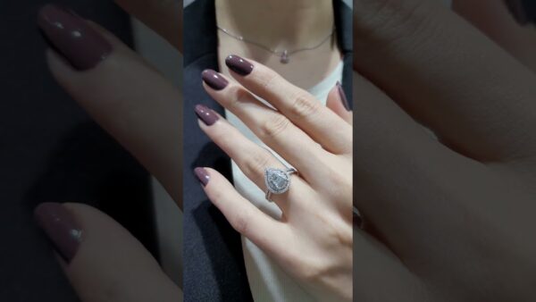 Pırlanta 0,76 Ct Damla Baget Yüzük ürün videosu