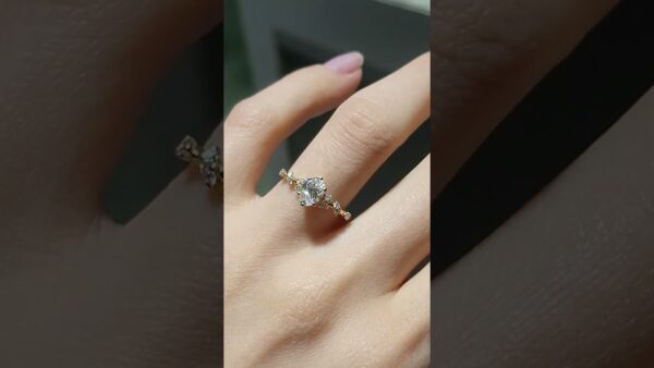 Pırlanta 0,84 Ct GIA Sertifikalı D Renk Oval Tektaş Yüzük ürün videosu