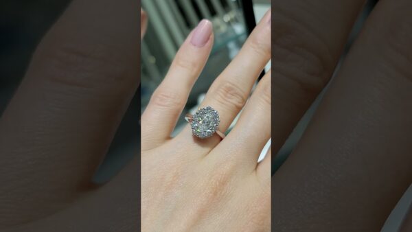 Pırlanta 1,58 Ct Oval Yüzük ürün videosu