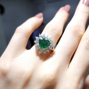 Pırlanta 4,42 Ct Pırlanta & Zümrüt Kalp Yüzük YZ10735