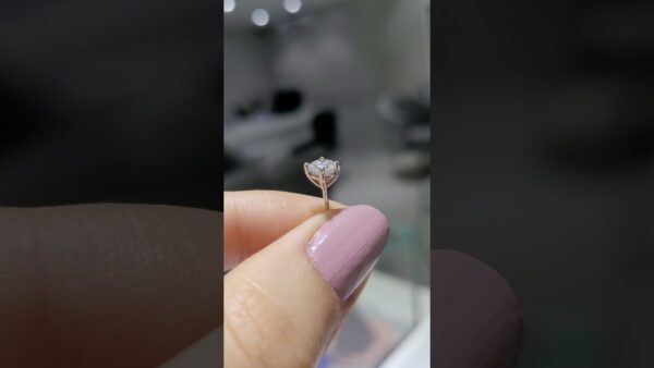 0.46 Ct GIA-Certified Solitaire Diamond Single Earring product video
