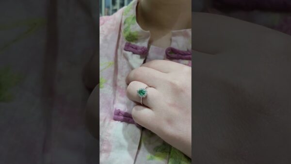 0.80 Ct Diamond & Emerald Ring product video