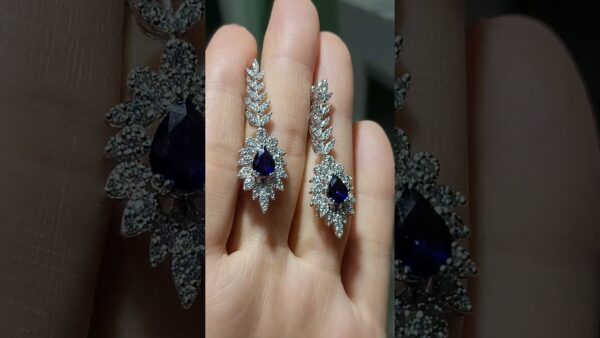 Pırlanta 3,83 Ct Pırlanta & Safir Küpe ürün videosu