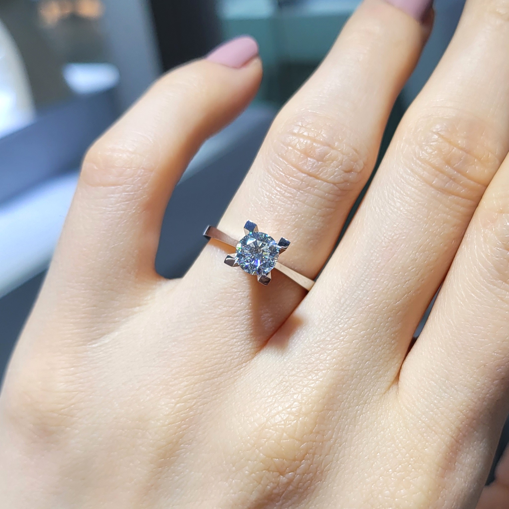 Pırlanta 0,96 Ct HRD Sertifikalı Tektaş Yüzük YZ10830