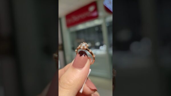 Pırlanta 0,73 Ct Rose Vintage Tektaş Yüzük ürün videosu