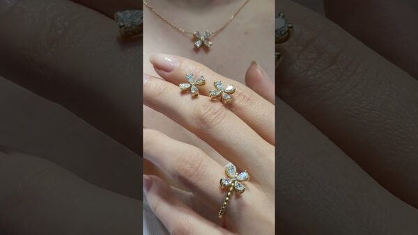 Pırlanta 0,83 Ct Damla Kesim Yüzük ürün videosu
