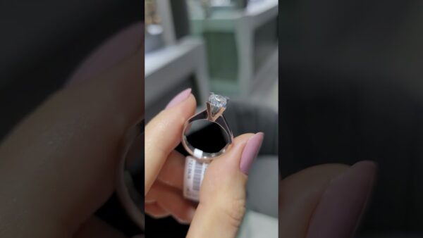 Pırlanta 0,96 Ct HRD Sertifikalı Tektaş Yüzük ürün videosu