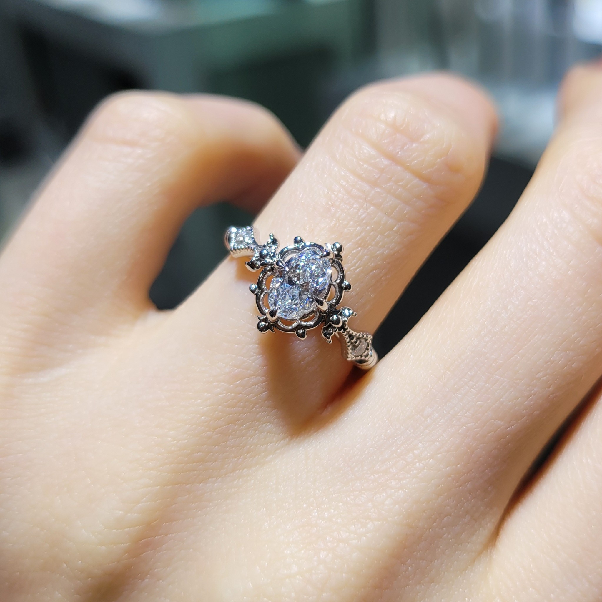 Pırlanta 0,58 Ct GIA Sertifikalı Oval Tektaş Yüzük