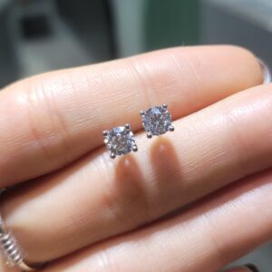 Pırlanta 1,01 Ct GIA Sertifikalı Tel Tırnak Tektaş Küpe KP03043