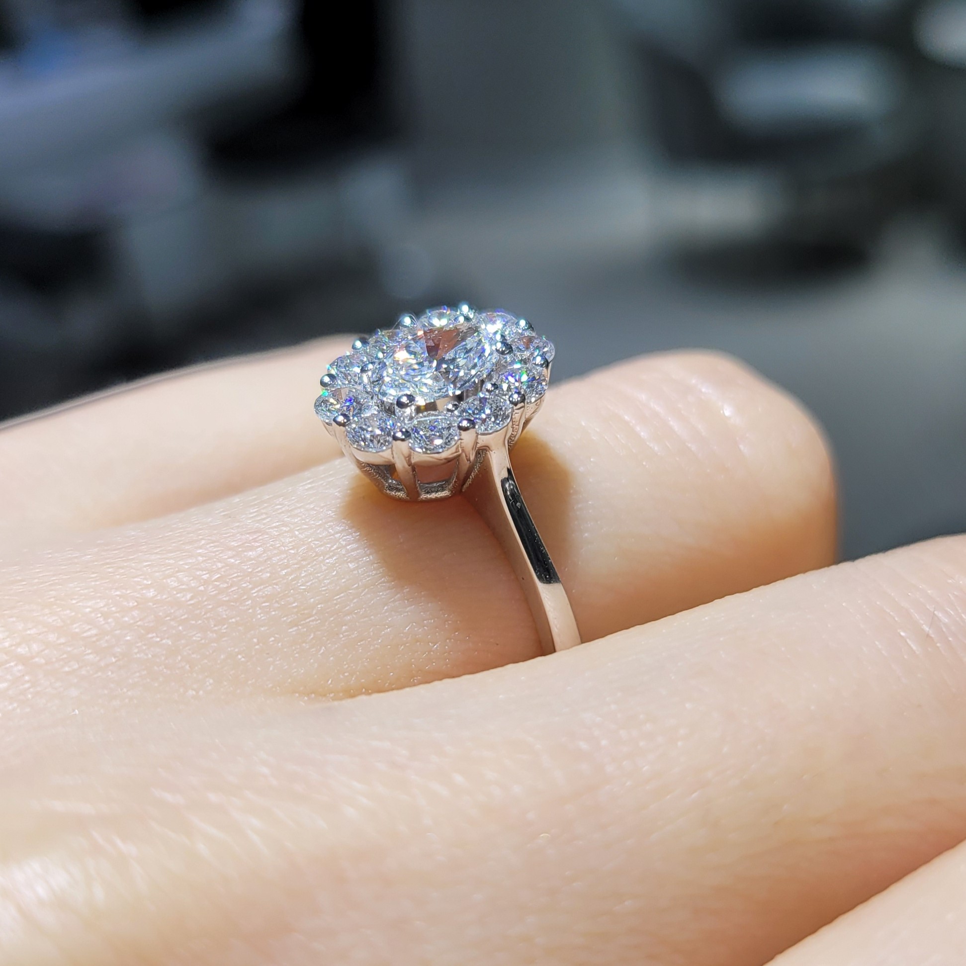 Pırlanta 1,25 Ct GIA Sertifikalı Oval Tektaş Yüzük YZ10826-2