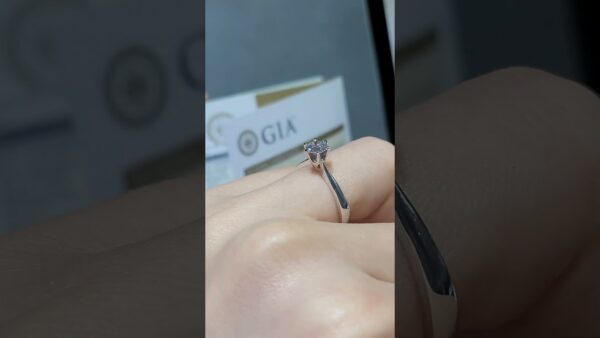Pırlanta 0,52 Ct D Renk GIA Sertifikalı Tektaş Yüzük ürün videosu