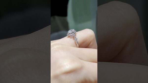 Pırlanta 0,58 Ct GIA Sertifikalı Oval Tektaş Yüzük ürün videosu