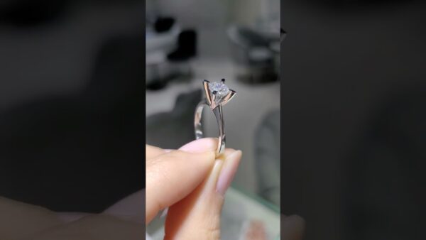 Pırlanta 0,72 Ct HRD Sertifikalı Badem Tırnak Tektaş Yüzük ürün videosu