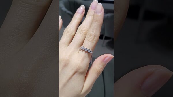 Pırlanta 0,75 Ct Beştaş Yüzük ürün videosu