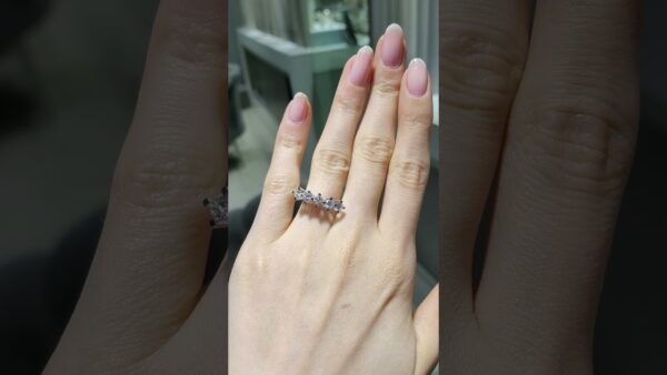 0.91 Ct Five-Stone Diamond Ring product video