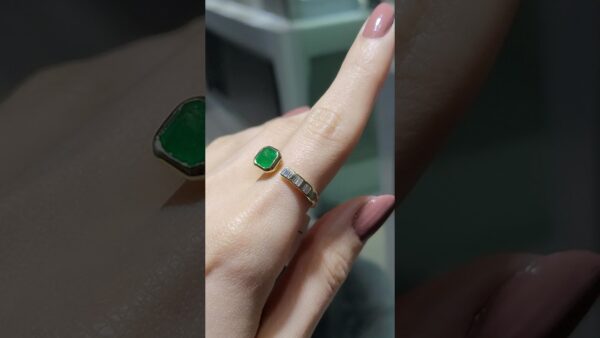 1.30 Ct Diamond & Emerald Ring product video