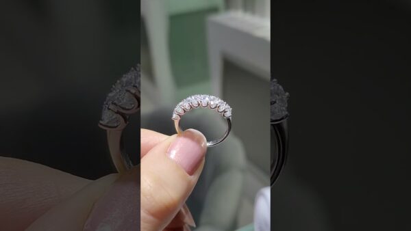 Pırlanta 1,48 Ct Oval Kesim Yarımtur Yüzük ürün videosu