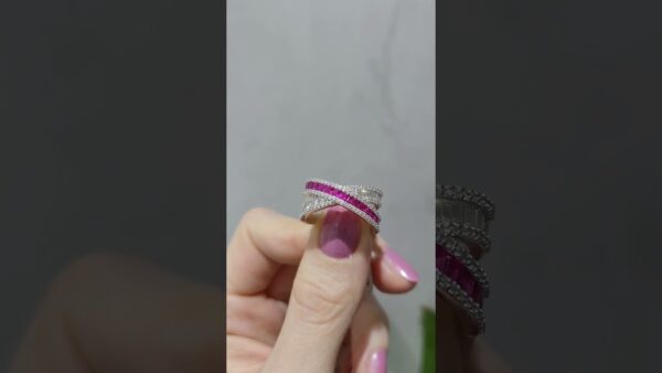 Pırlanta 1,86 Ct Baget Pırlanta ve Yakut Çapraz Yüzük ürün videosu
