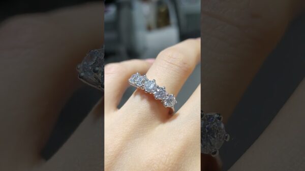 Pırlanta 2,05 Ct HRD Sertifikalı Beştaş Yüzük ürün videosu
