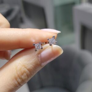 Pırlanta 0,36 Ct HRD Sertifikalı Tektaş Küpe KP03106
