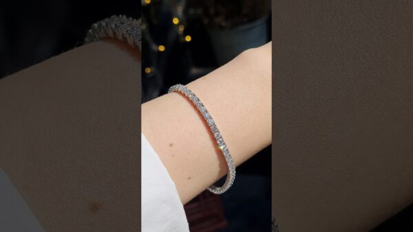 5.60 Ct Wire-Prong Tennis Diamond Bracelet product video
