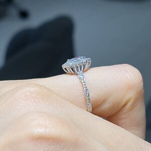 Pırlanta 0,60 Ct HRD Sertifikalı Markiz Kesim Tektaş Yüzük KR01018-2