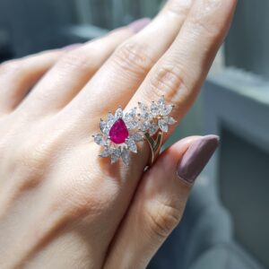 Pırlanta 3,13 Ct Markiz Kesim Pırlanta & Yakut Yüzük KR01026