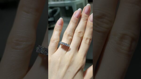 0.86 Ct Plain-Setting Five-Stone Diamond Ring product video