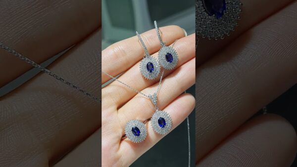1.09 Ct Diamond & Sapphire Necklace product video