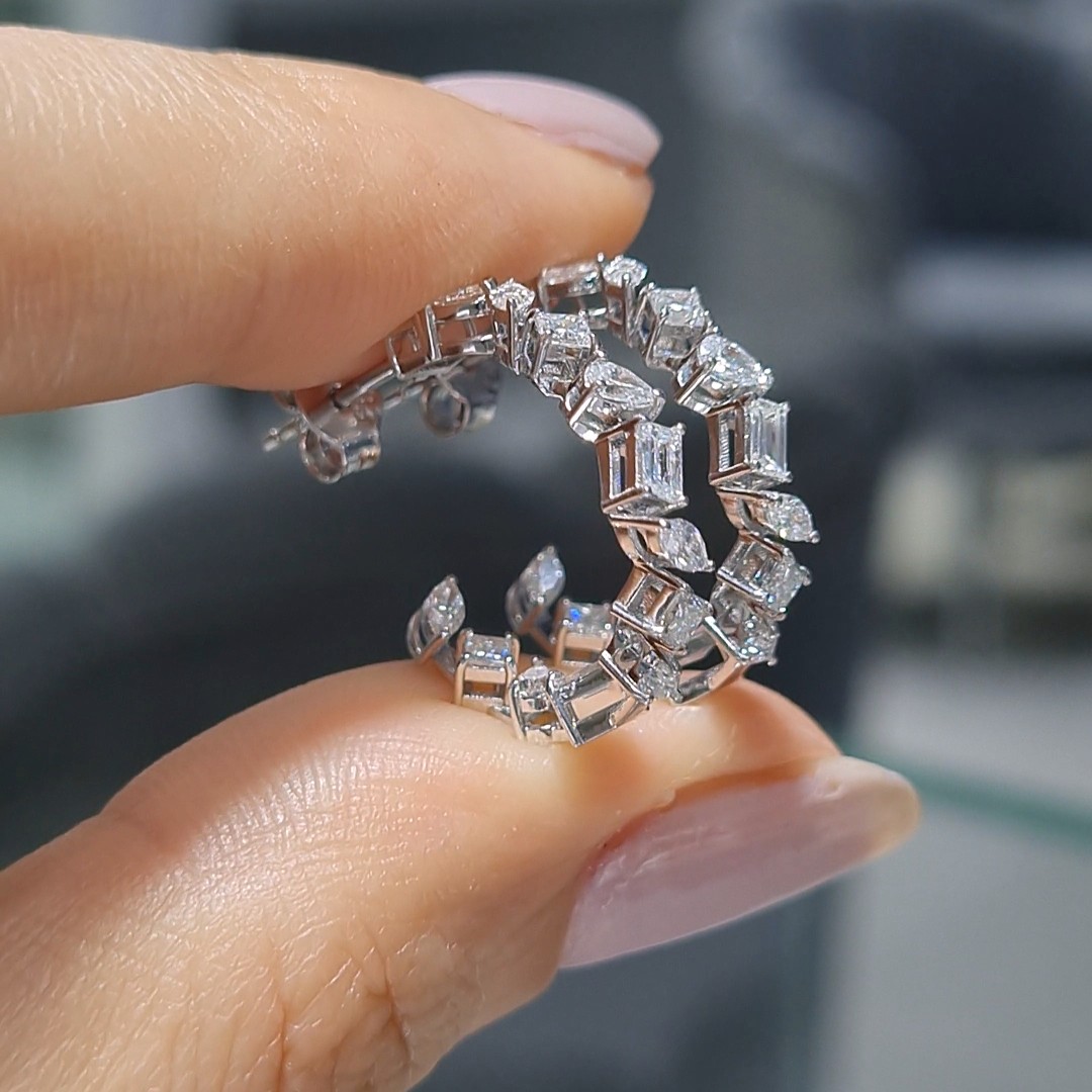Pırlanta 1,31 Ct Farklı Kesimli ve İç Taşlı Tasarım Küpe - Image 2