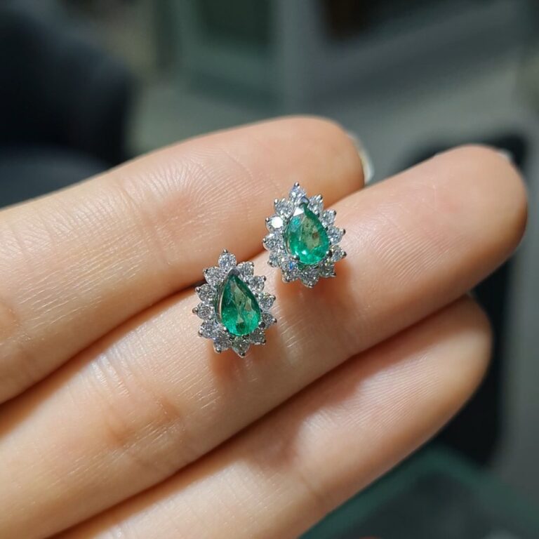 Pırlanta 1,24 Ct Zümrüt Küpe KP03107