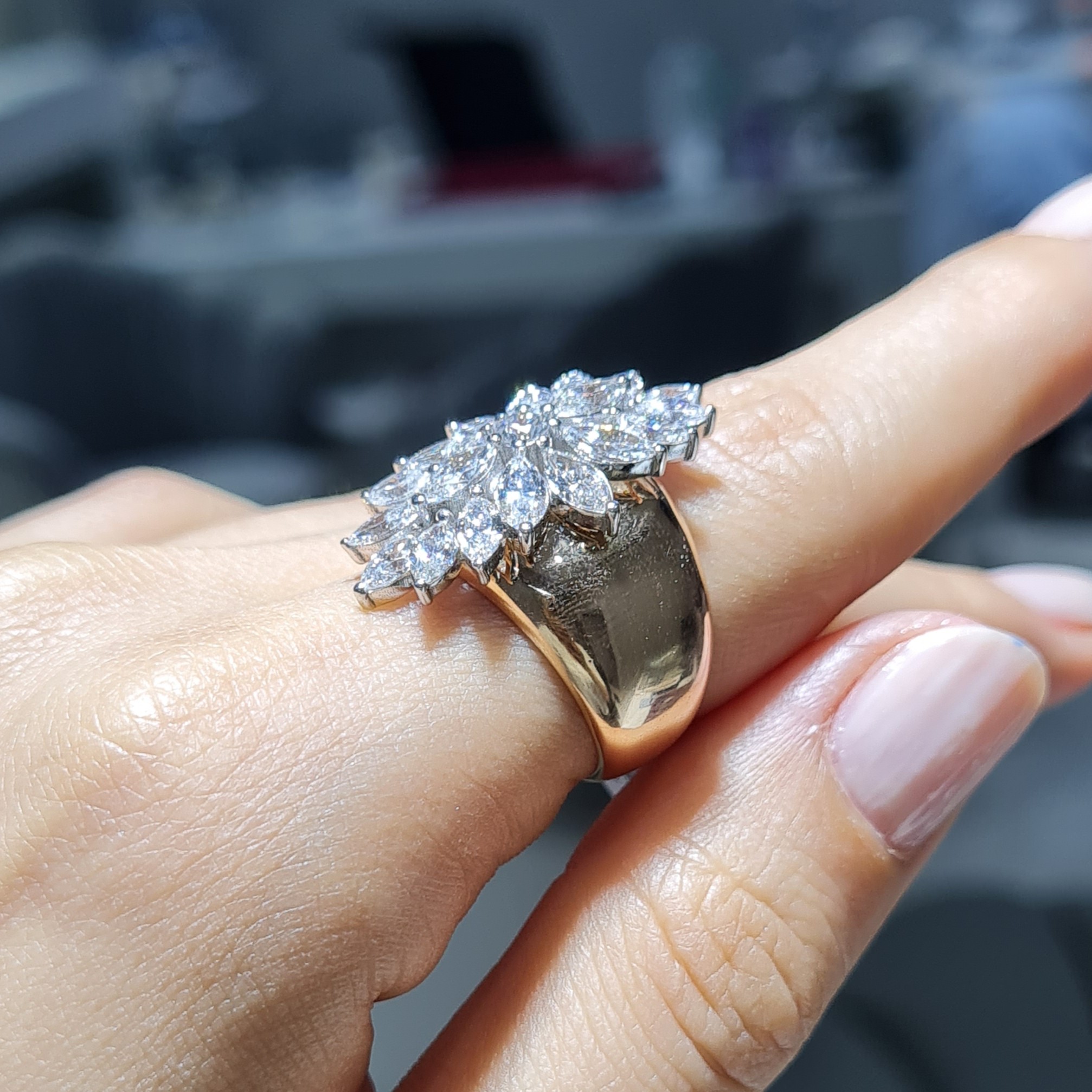 Pırlanta 3,18 Ct Markiz Yüzük KR01040