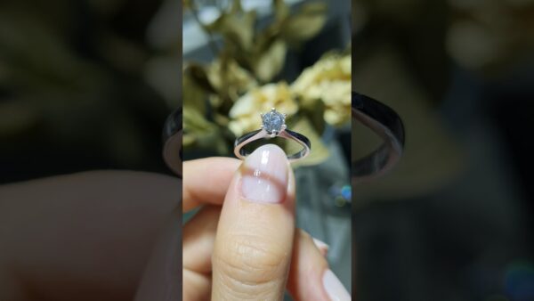 Pırlanta 0,53 Ct HRD Sertifikalı Tektaş Yüzük ürün videosu